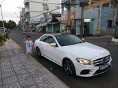 Cần bán xe Mercedes E 300 AMG sản xuất 2018, màu trắng, nhập khẩu nguyên chiếc ít sử dụng