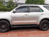 Cần bán Toyota Fortuner năm sản xuất 2016, màu bạc còn mới