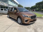 Bán Kia Sedona sản xuất 2019, màu nâu, giá tốt