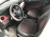 Bán Hyundai Grand I10 sedan 1.2AT màu trắng, số tự động, sản xuất 2017, đi đúng 11000km