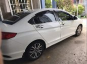 Cần bán lại xe Honda City Top đời 2018, màu trắng xe gia đình, giá 580tr