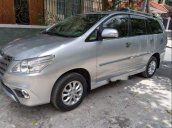 Cần bán gấp Toyota Innova E đời 2014, màu bạc, số sàn giá cạnh tranh