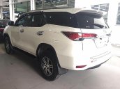 Cần bán xe Toyota Fortuner 2.4G 4x2 AT sản xuất năm 2019, màu trắng, mới 100%