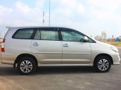 Bán Toyota Innova số sàn 2015 vàng kim, xe chính chủ