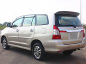 Bán Toyota Innova số sàn 2015 vàng kim, xe chính chủ