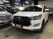 Bán Innova Venturer 2019 màu trắng ngọc trai cực đẹp 99%, giả cả còn thương lượng