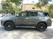 Cần bán xe Toyota Fortuner 2015 MT dầu, màu xám chì zin nguyên