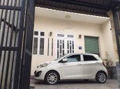 Gia đình bán Kia Picanto sản xuất 2013, màu trắng, xe nhập 