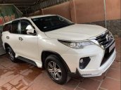 Cần bán Toyota Fortuner 2017, màu trắng, chính chủ