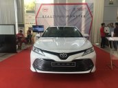 Camry 2.5Q màu trắng ngọc trai giao ngay tháng 10