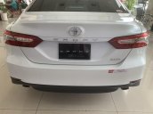 Camry 2.5Q màu trắng ngọc trai giao ngay tháng 10