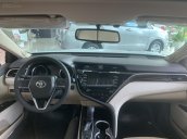 Camry 2.5Q màu trắng ngọc trai giao ngay tháng 10