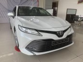 Camry 2.5Q màu trắng ngọc trai giao ngay tháng 10