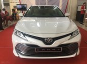 Camry 2.5Q màu trắng ngọc trai giao ngay tháng 10