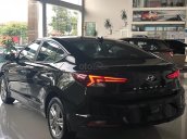 Bán xe Hyundai Elantra đời 2019, màu đen, giá tốt