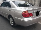 Bán Toyota Camry 2004, màu bạc, số sàn