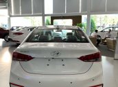 Bán Hyundai Accent sản xuất năm 2019, màu trắng, tặng kèm phụ kiện khi mua xe, hỗ trợ vay vốn 80%, LH 0902.965.732