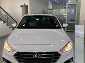 Bán Hyundai Accent sản xuất năm 2019, màu trắng, tặng kèm phụ kiện khi mua xe, hỗ trợ vay vốn 80%, LH 0902.965.732