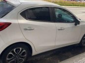 Cần bán lại xe Mazda 2 sản xuất 2017, màu trắng