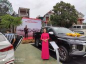 Xe Mitsubishi Triton năm sản xuất 2019, dán kính trải sàn