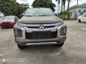 Xe Mitsubishi Triton năm sản xuất 2019, dán kính trải sàn