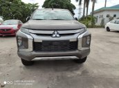 Xe Mitsubishi Triton năm sản xuất 2019, dán kính trải sàn