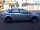 Bán xe Ford Focus 1.8AT 2010, màu bạc