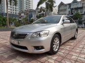 Cần bán xe Toyota Camry 2.4G 2009, màu bạc, 545tr