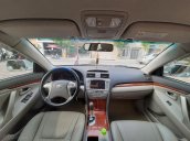 Cần bán xe Toyota Camry 2.4G 2009, màu bạc, 545tr