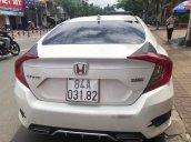 Bán ô tô Honda Civic 1.5L 2017, màu trắng, nhập khẩu xe còn rất mới, bán 815 triệu