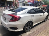 Bán ô tô Honda Civic 1.5L 2017, màu trắng, nhập khẩu xe còn rất mới, bán 815 triệu