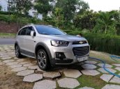 Cần bán gấp Chevrolet Captiva 2016 xe gia đình