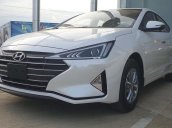 Bán xe Hyundai Elantra đời 2019, màu trắng. Giao ngay, KM khủng