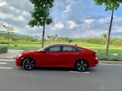 Bán Honda Civic 1.5 Turbo sản xuất 2018, màu đỏ, biển Hà Nội