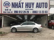 Cần bán xe BMW 3 Series 325i sản xuất năm 2010, màu bạc, nhập khẩu nguyên chiếc xe gia đình, giá 495tr