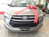 Mua xe 7 chỗ với giá cực số, Toyota Innova 2.0G năm 2019, màu xám, số tự động