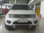 Bán Mitsubishi Pajero Sport 2.5MT màu trắng camay, số sàn, máy dầu sản xuất 2016, biển Sài Gòn