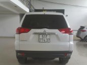 Bán Mitsubishi Pajero Sport 2.5MT màu trắng camay, số sàn, máy dầu sản xuất 2016, biển Sài Gòn