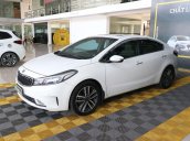 Bán ô tô Kia Cerato 1.6AT đời 2017, màu trắng, giá 556tr