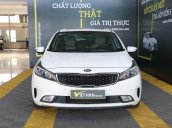 Bán ô tô Kia Cerato 1.6AT đời 2017, màu trắng, giá 556tr