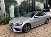 Chính chủ bán xe Mercedes C300 AMG sản xuất năm 2015, màu bạc, giá tốt