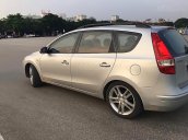 Cần bán xe Hyundai i30 CW 1.6 AT đời 2009, màu bạc, xe nhập