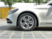 Bán xe Mercedes S450L đk lần đầu T3/ 2019, màu trắng, siêu lướt 5000km