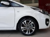 Bán Kia Rondo năm sản xuất 2019, màu trắng, mới 100%