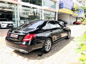 Bán xe Mercedes E200 sản xuất 2018, model 2019, màu đen, nhập khẩu nguyên chiếc