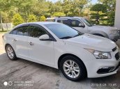 Cần bán gấp Chevrolet Cruze LT năm 2017, màu trắng  