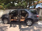 Nhà bán xe Toyota Fortuner đời 2010, màu xám