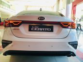 Bán Kia Cerato deluxe 2019, màu trắng, chỉ với 630 triệu