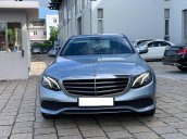 Bán Mercedes E200 màu bạc/đen sản xuất 2017, biển Hà Nội