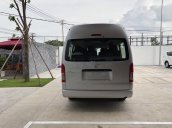 Bán xe Toyota Hiace đời 2019, màu bạc, nhập khẩu